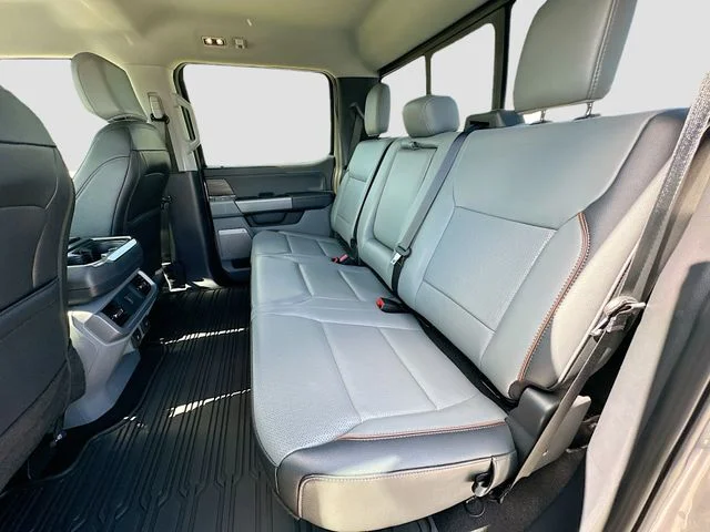 Used 2025 Silver Ford Lariat image 24