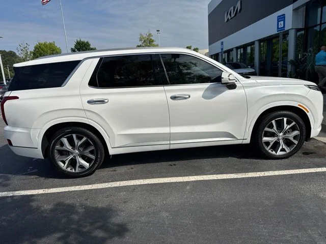 Used 2022 White Hyundai Limited image 6