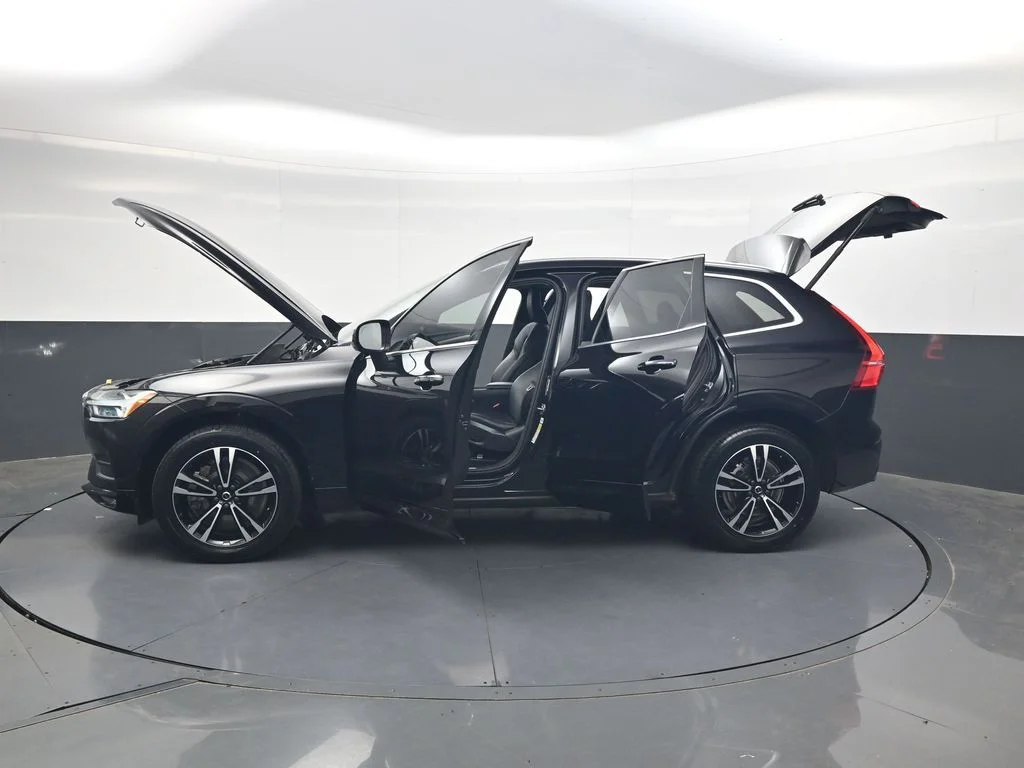 Used 2020 Onyx Black Metallic Volvo T6 Momentum image 48