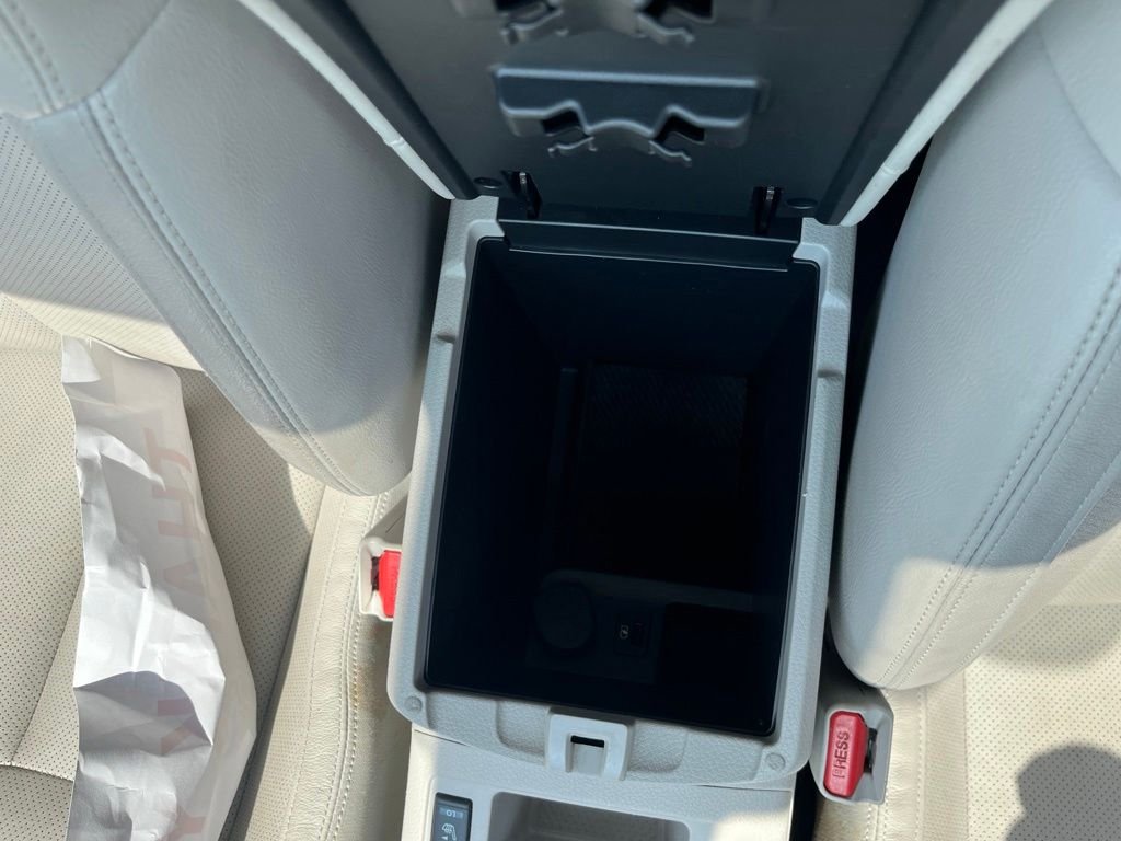 Used 2019 Blue Nissan SL image 24