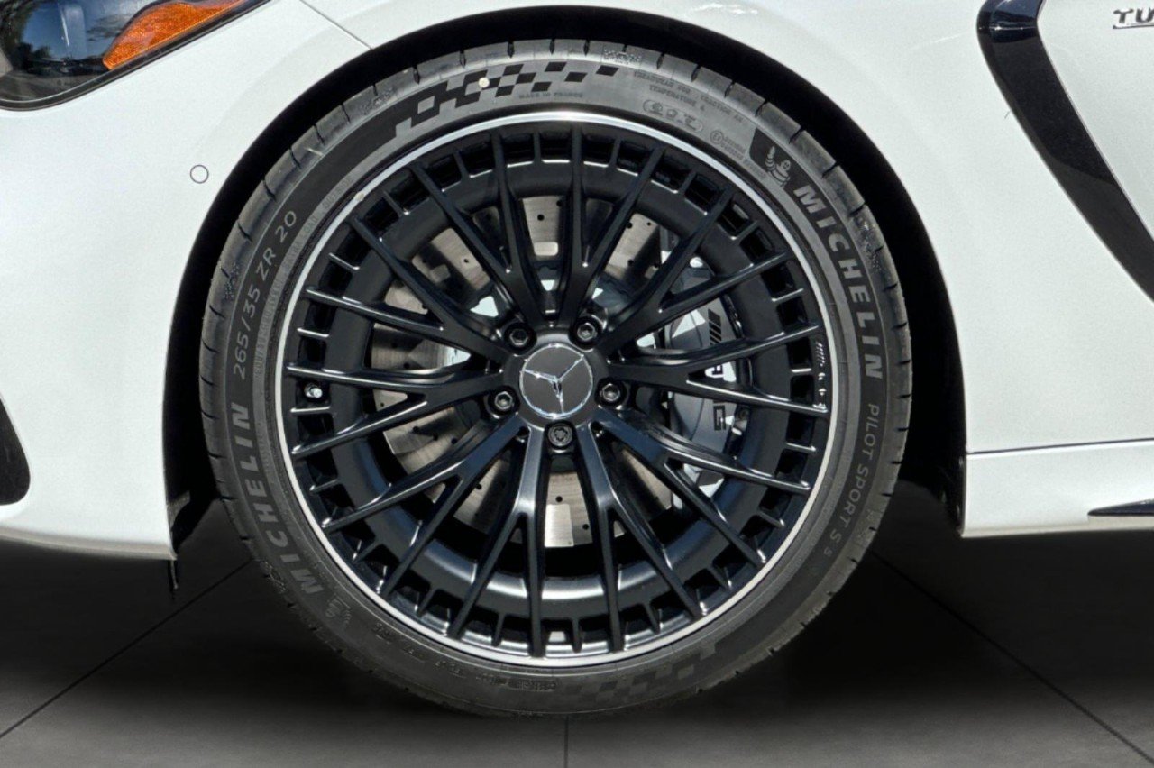 New 2026 MANUFAKTUR Moonlight White Metallic Mercedes-Benz AMG® CLE 53 4MATIC+ Coupe image 24