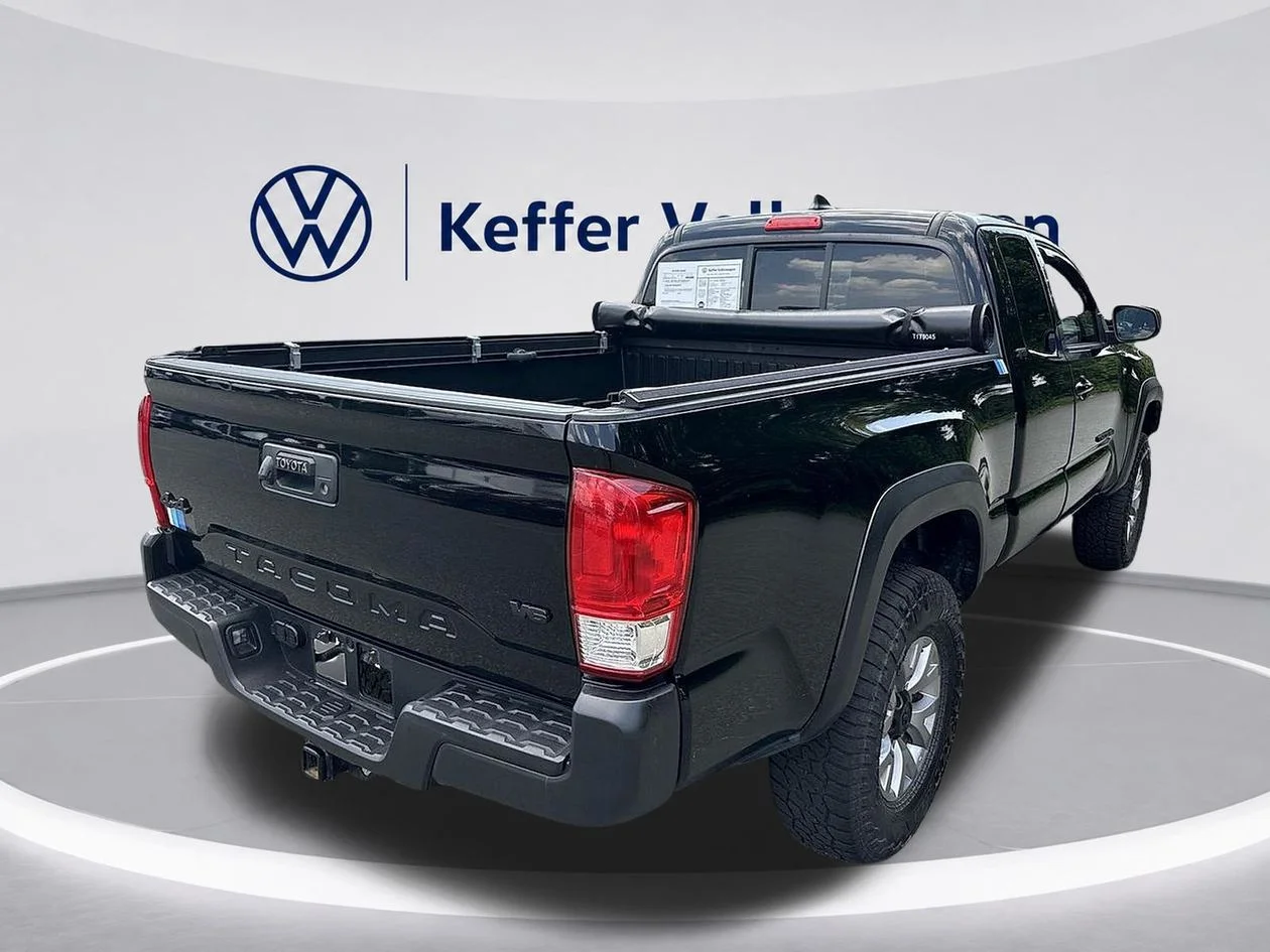 Used 2017 Black Toyota SR5 image 5