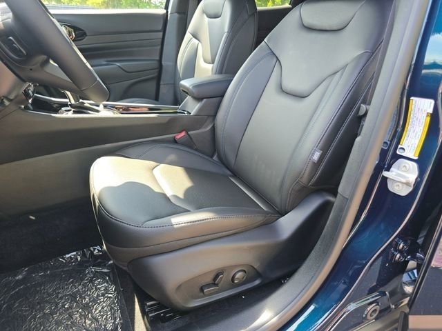 New 2026 Fathom Blue Pearl-Coat Exterior Paint Jeep Limited image 5