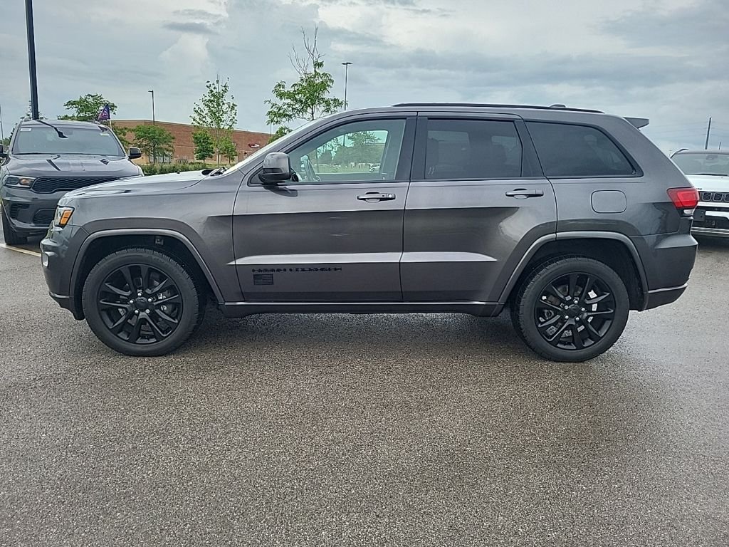 Used 2020 Gray Jeep Altitude image 2