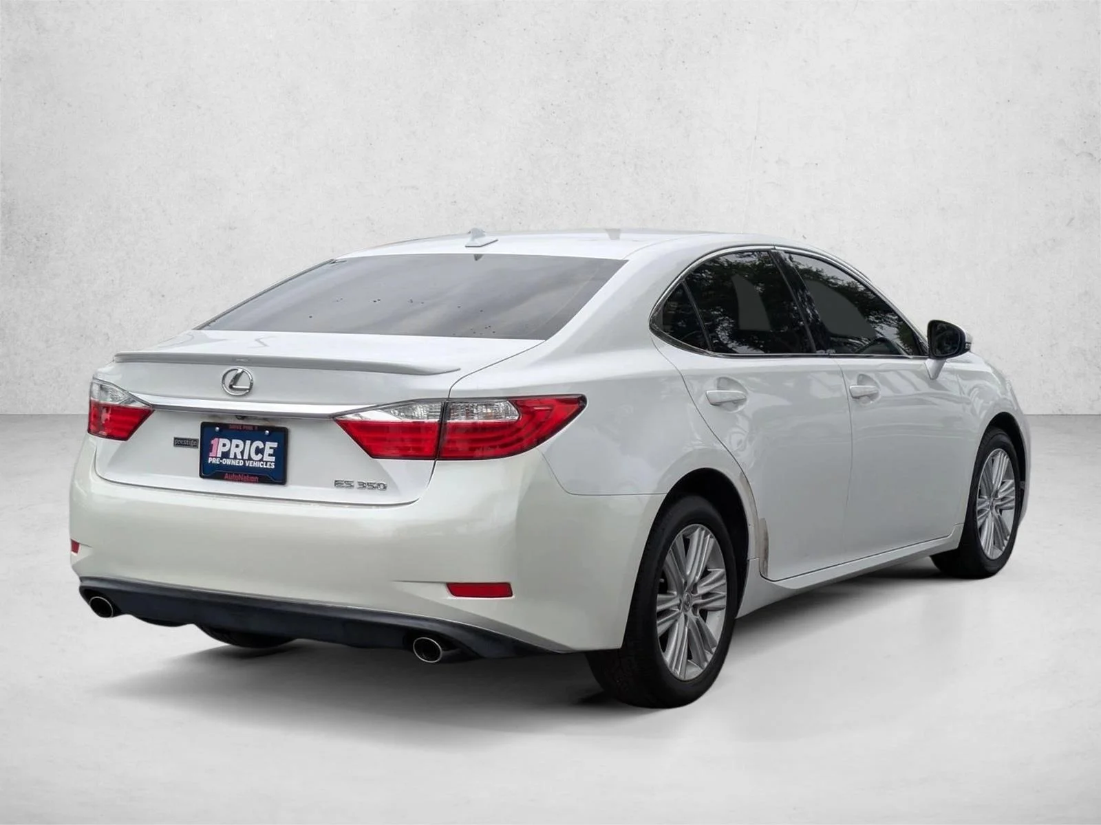 Used 2014 Starfire Pearl Lexus  image 5