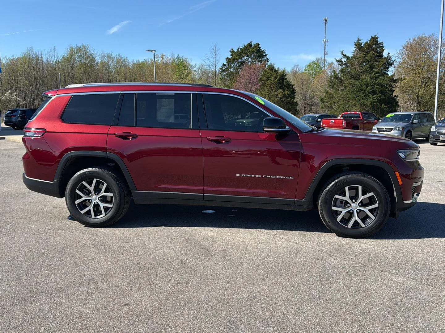 Used 2023 Velvet Red Pearlcoat Jeep Limited image 8