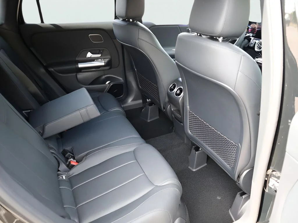 Used 2026 Cosmos Black Metallic Mercedes-Benz GLA 250 image 18