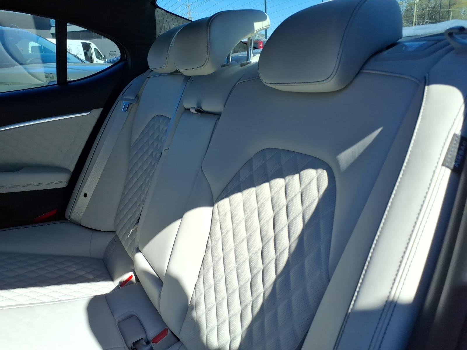 2025 GENESIS G70 Sport Advanced - Photo 11