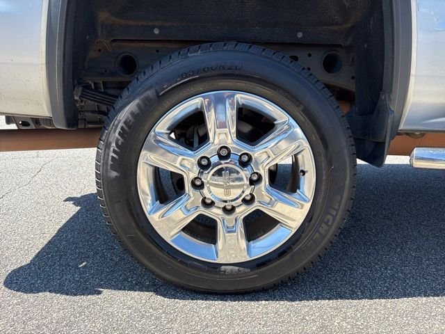 Used 2017 Quicksilver Metallic GMC SLT image 10