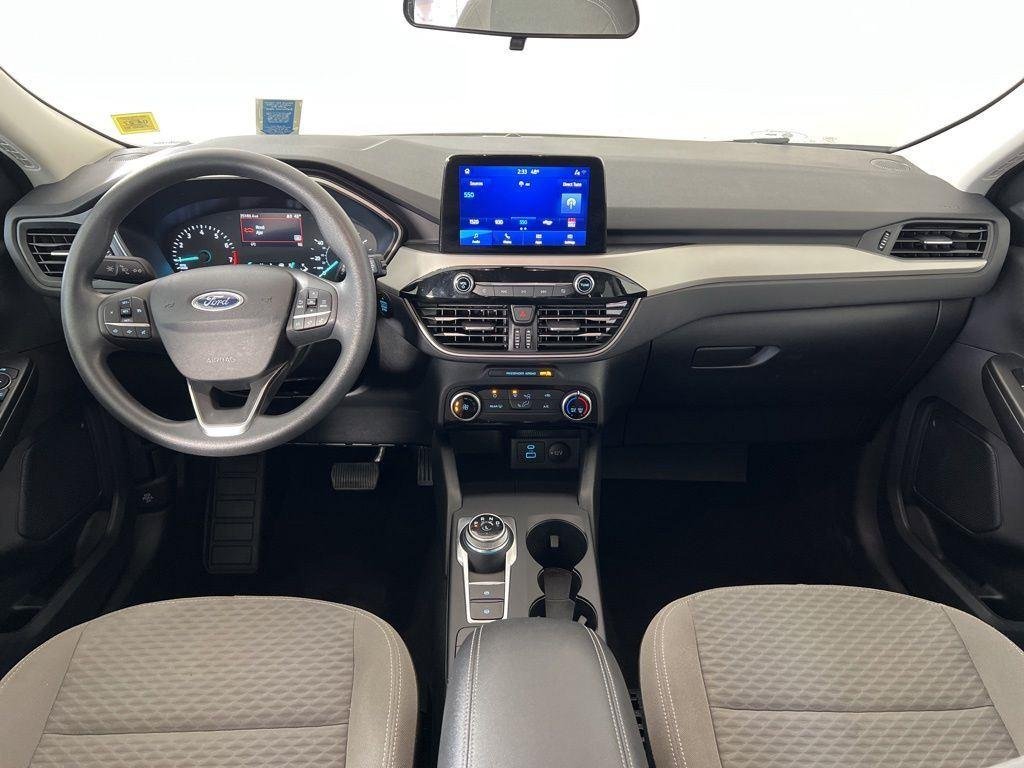 Used 2022 White Metallic Ford SE image 26