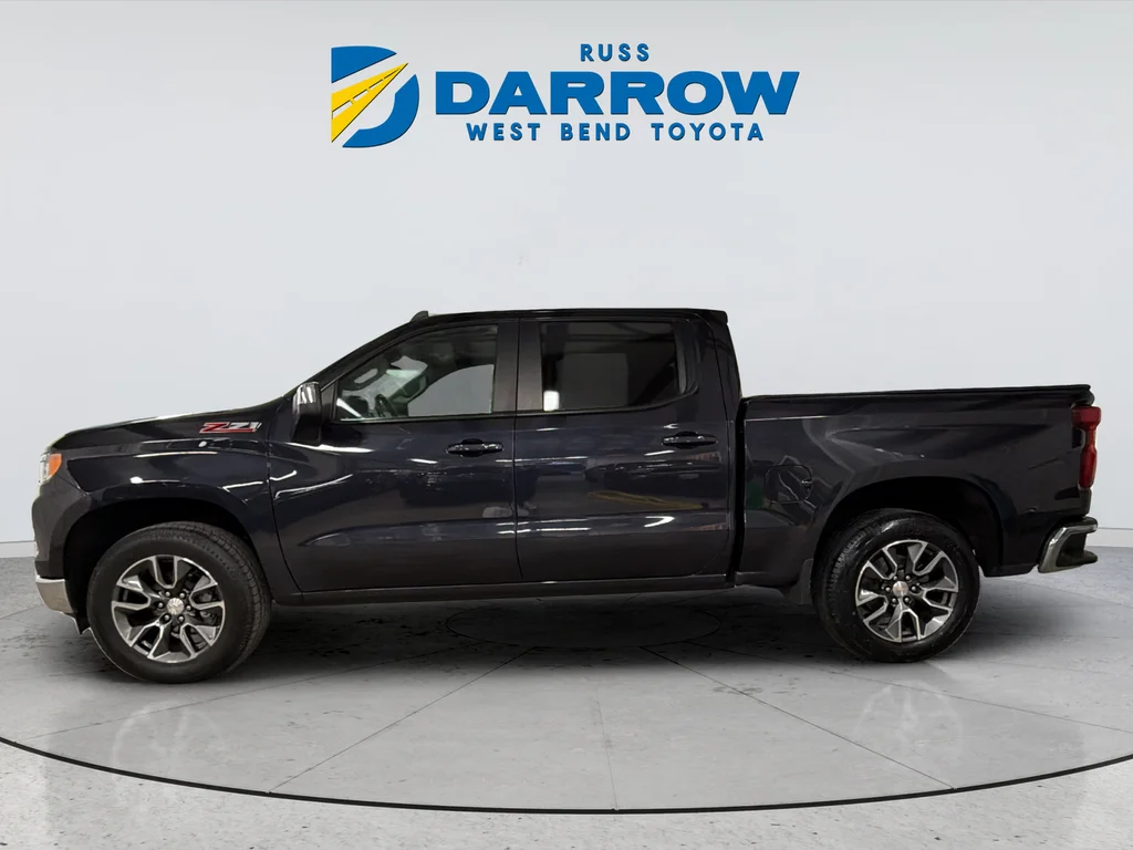 Used 2022 Gray Chevrolet LT image 2