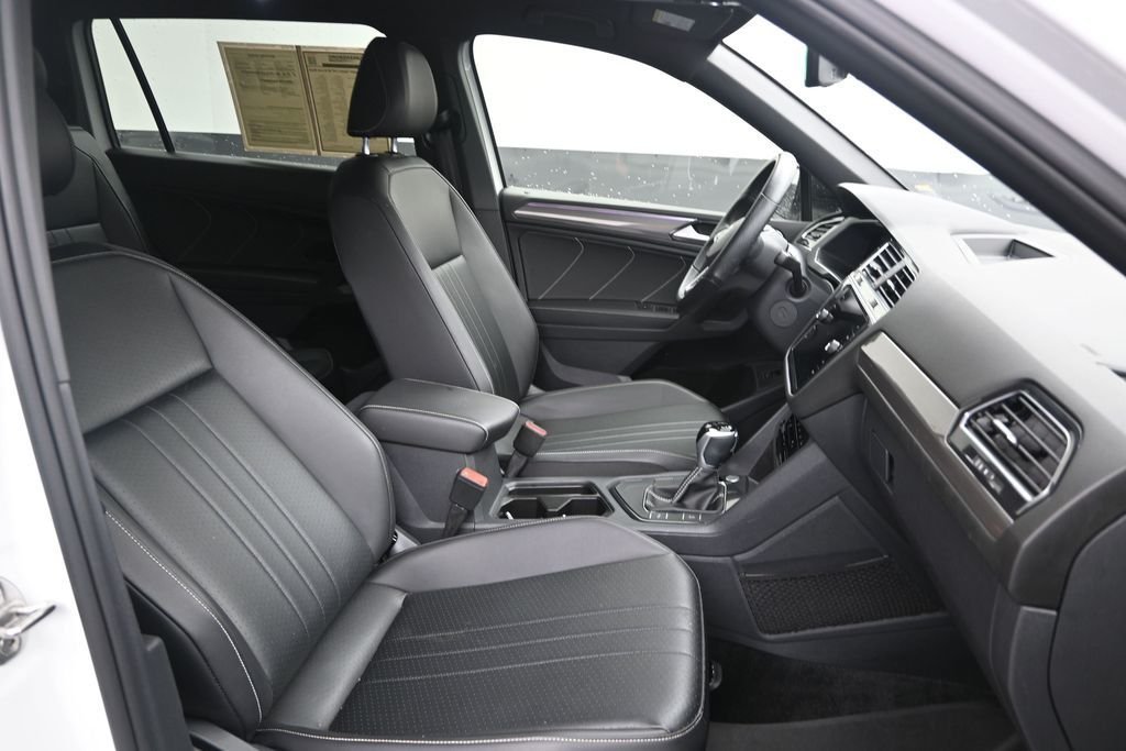 Used 2022  Volkswagen 2.0T SE R-Line Black image 14