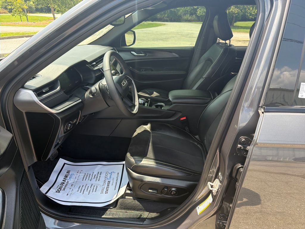 Used 2023 Gray Jeep Altitude X image 12