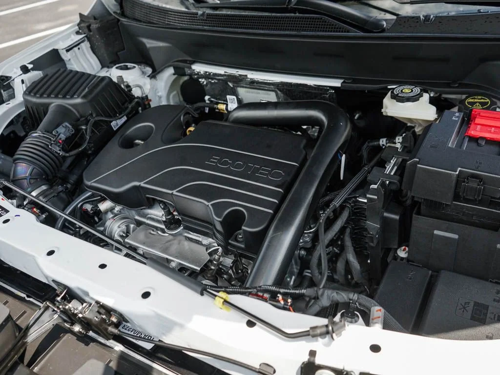 New 2027 Summit White Chevrolet LT image 6