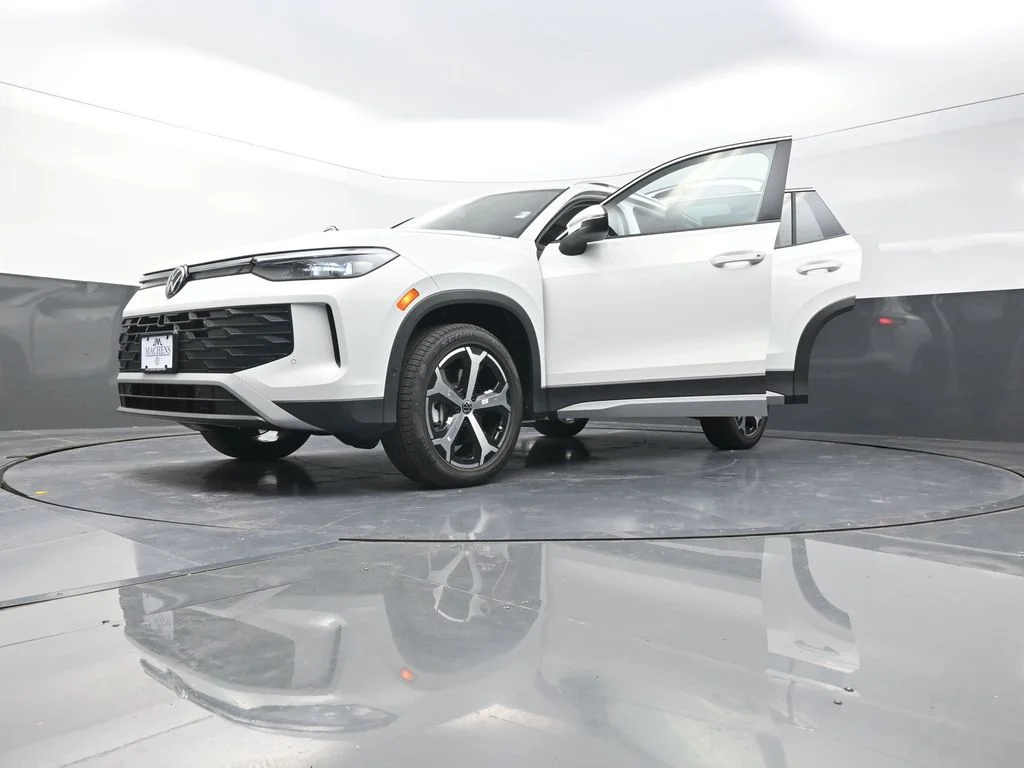 2026 Volkswagen Tiguan SE - Photo 32