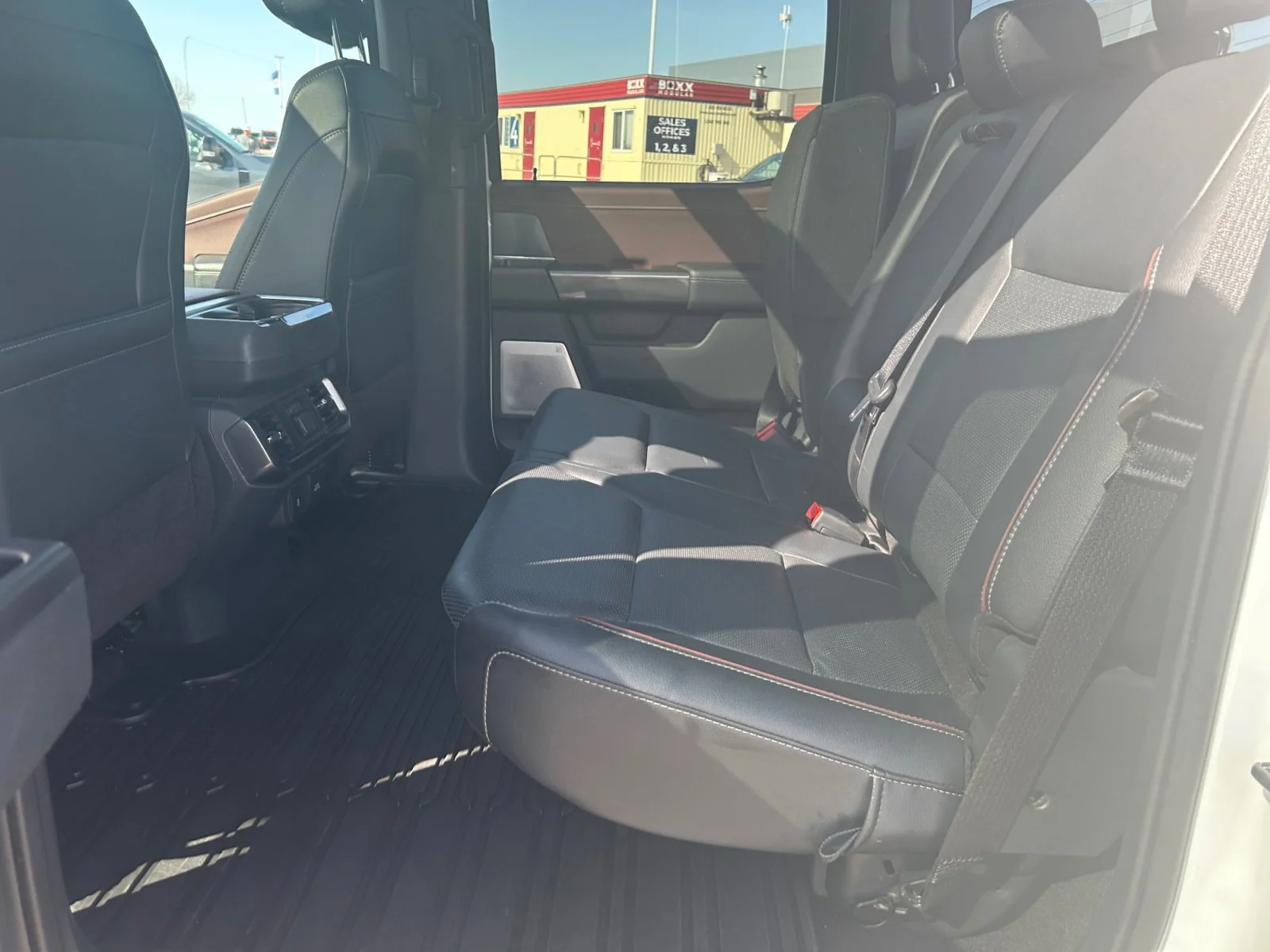 Used 2023 WHITE Ford LARIAT SuperCrew image 19