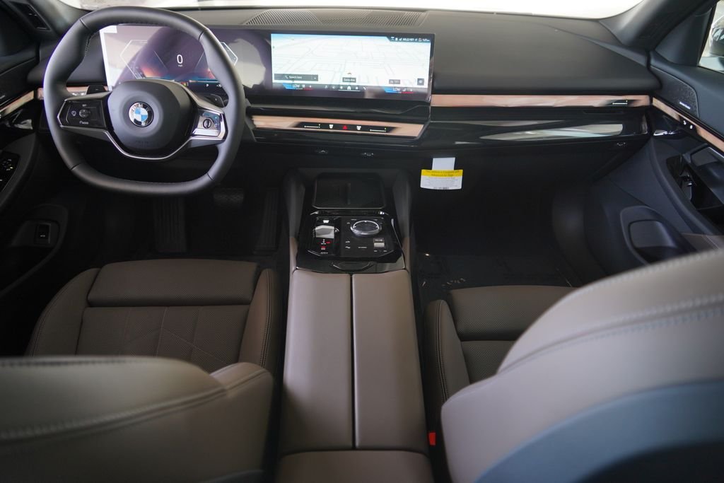 New 2027 Dark Graphite Metallic BMW 530i image 13