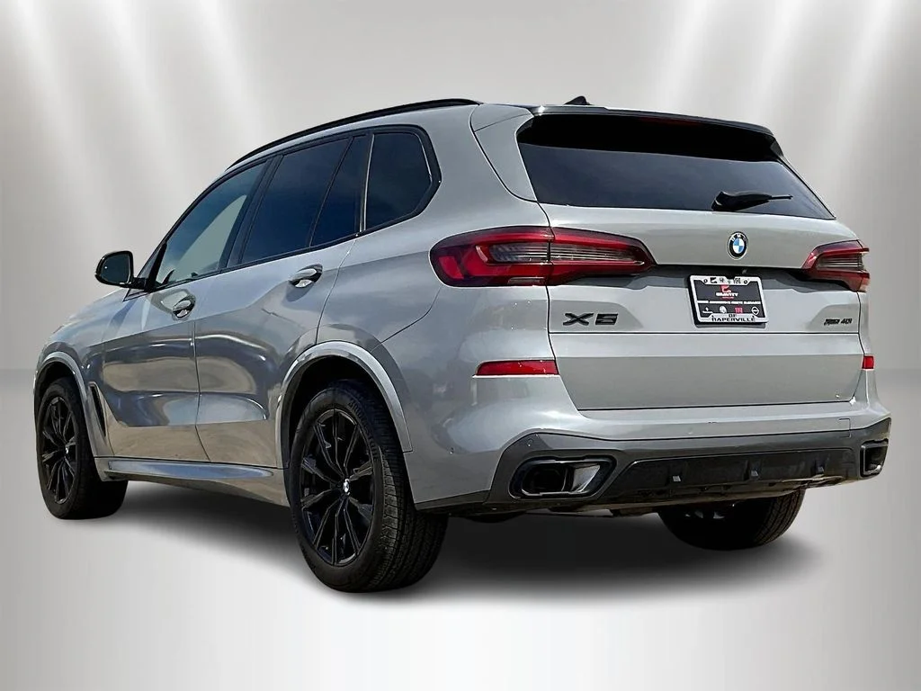 Used 2021 Black Sapphire Metallic BMW xDrive40i image 4