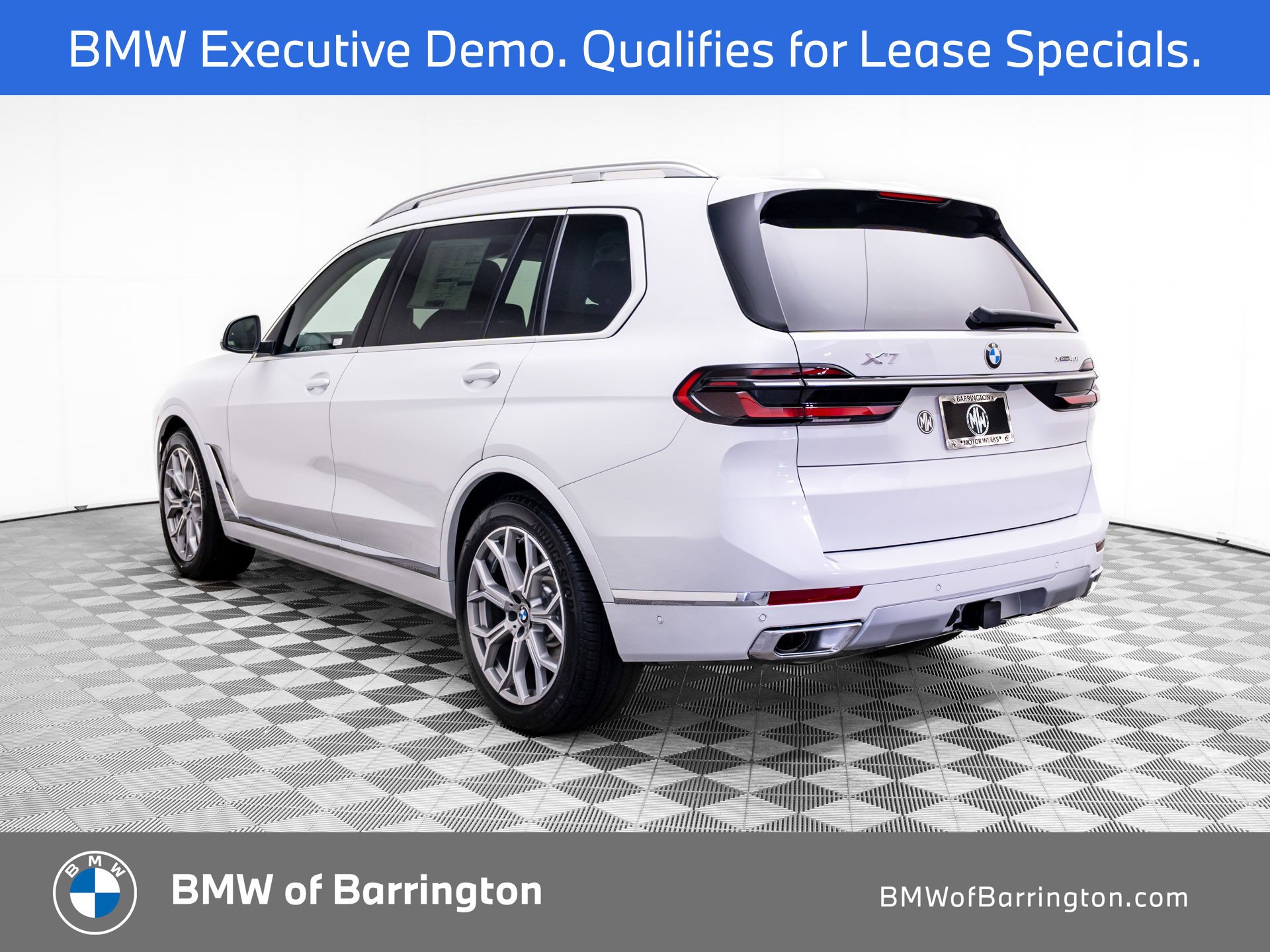 New 2026 Mineral White Metallic BMW xDrive40i image 3