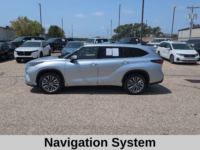 Used 2020 Silver Toyota Platinum image 3