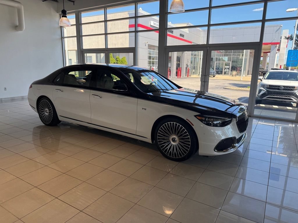 New 2025 MANUFAKTUR Moonlight White Metallic Mercedes-Benz Maybach S 680 image 21