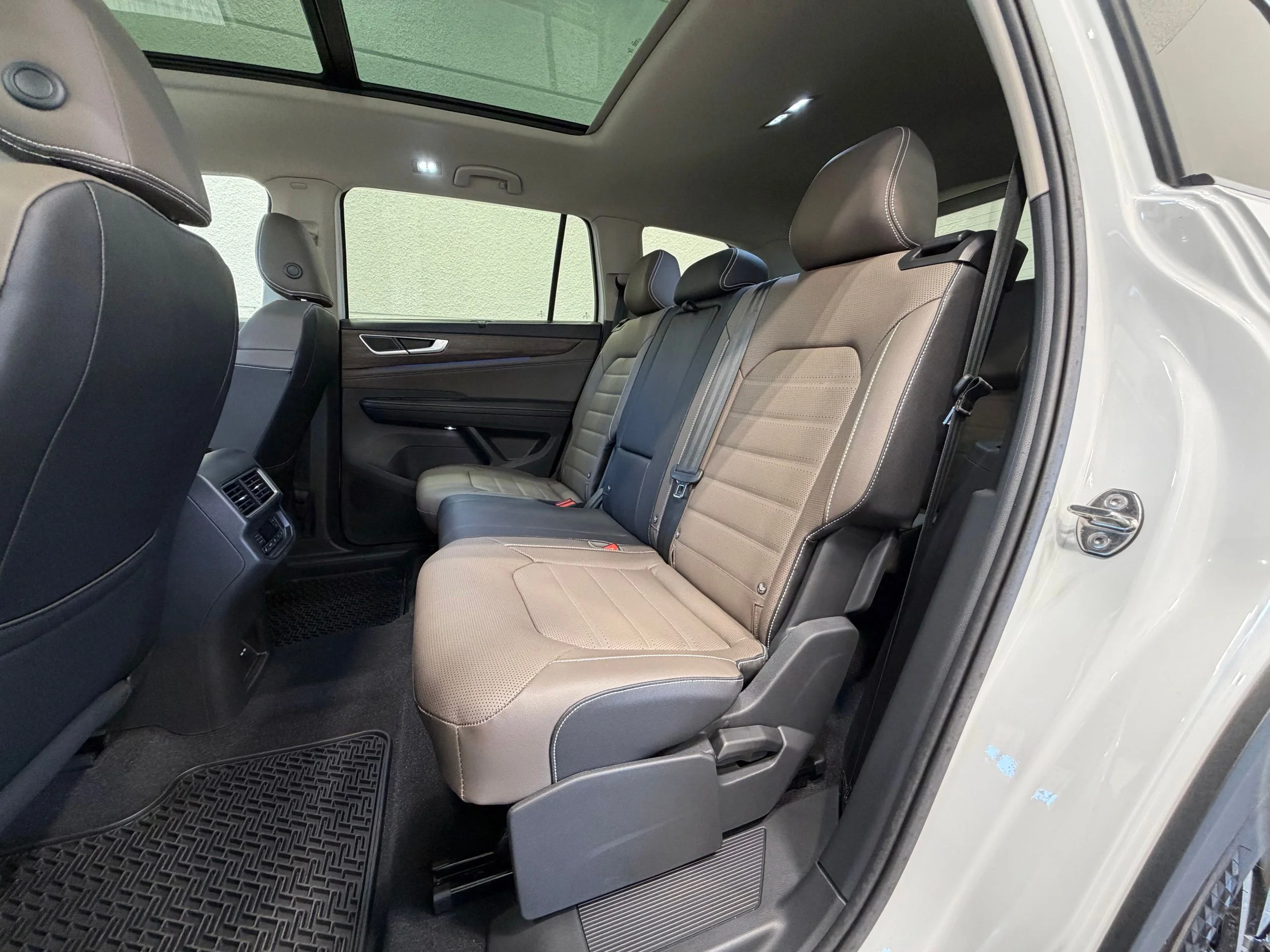 New 2026 White Volkswagen 2.0T SEL image 22