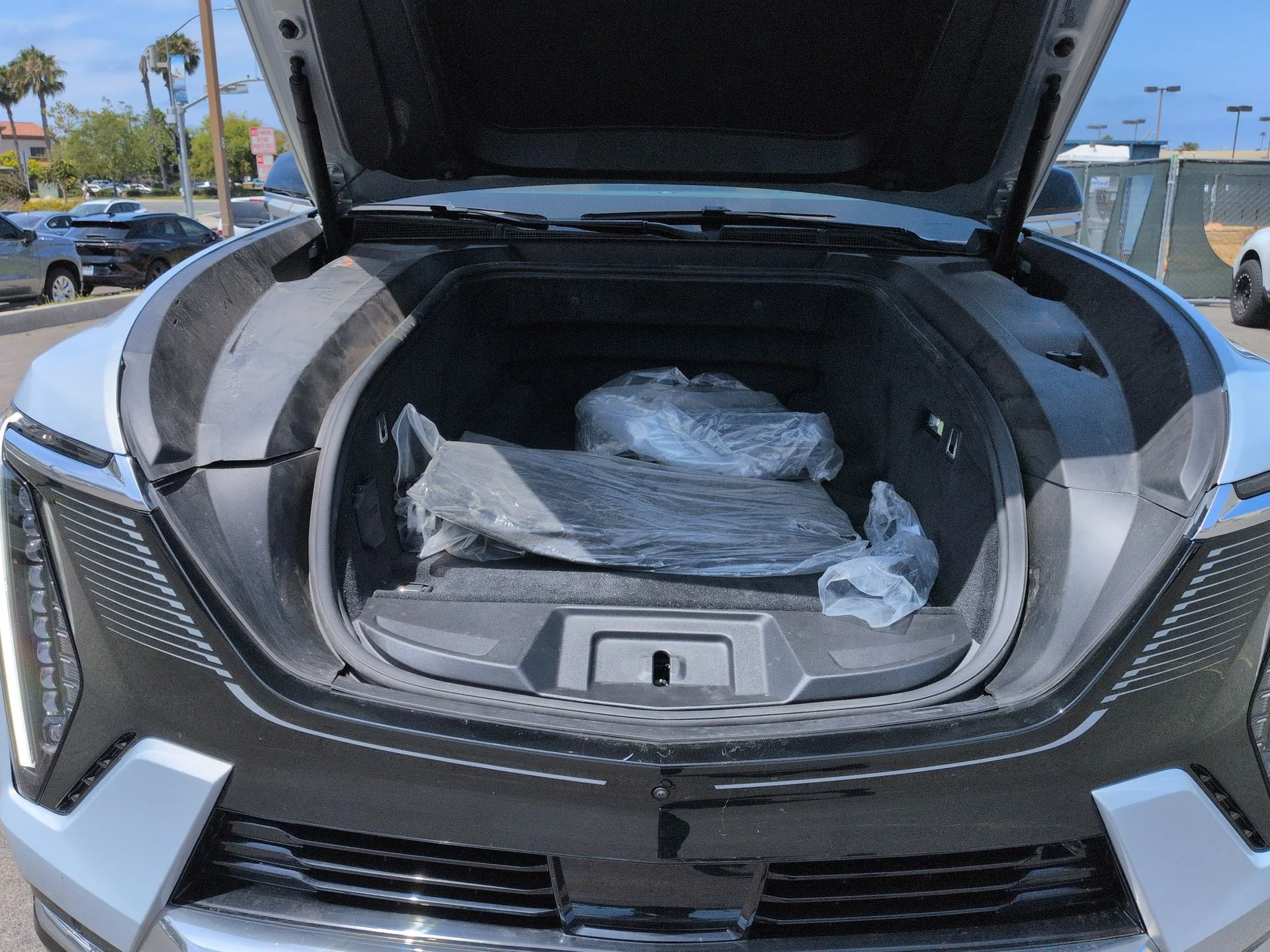 Used 2025 Silver Cadillac Luxury 2 image 30