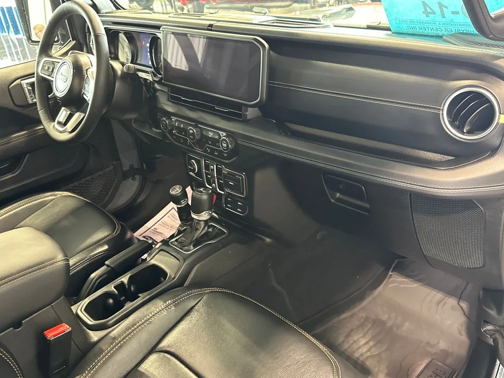 Used 2026 Gray Jeep Sahara image 32