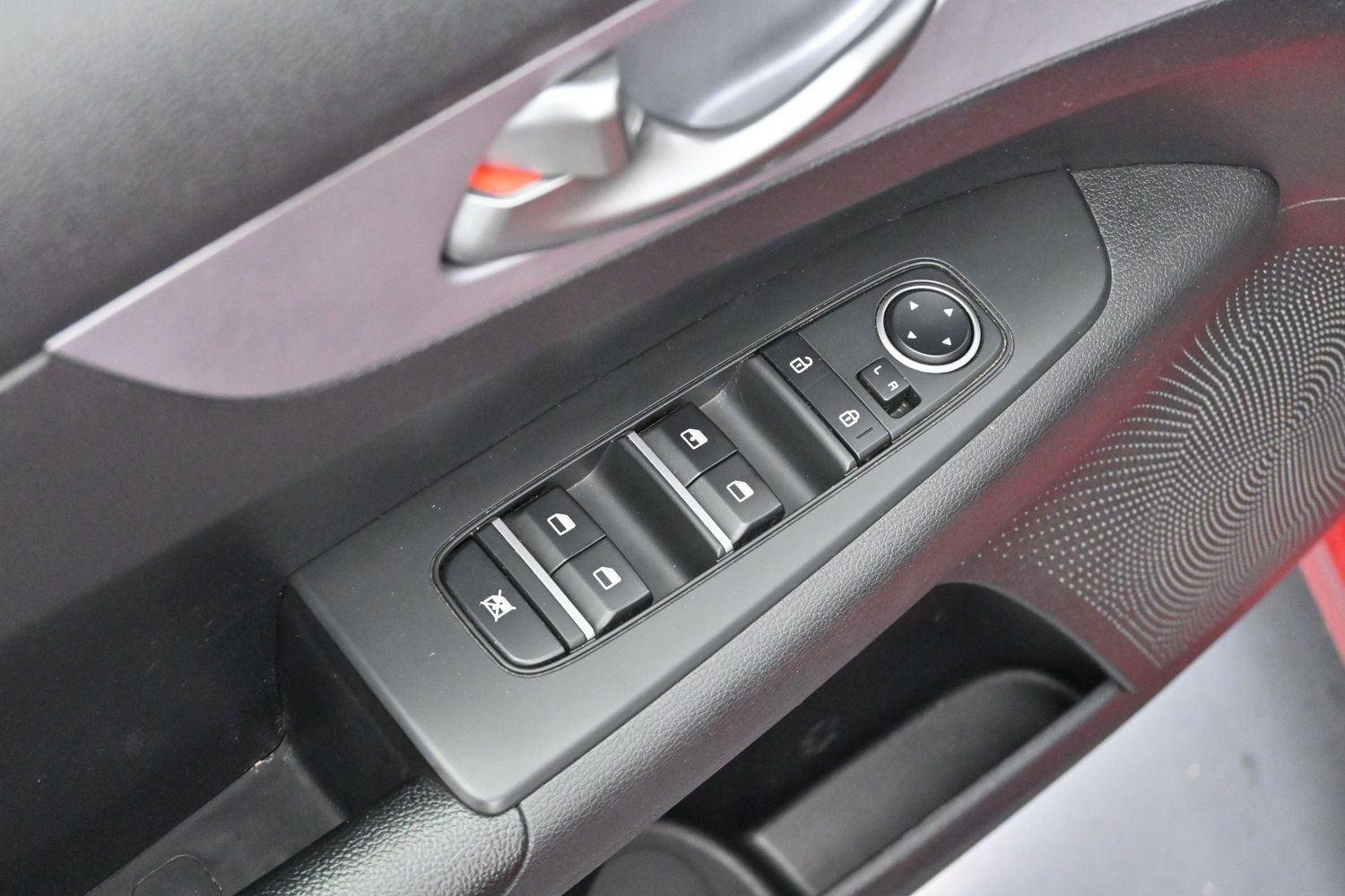 Used 2022 Currant Red Kia LXS image 10