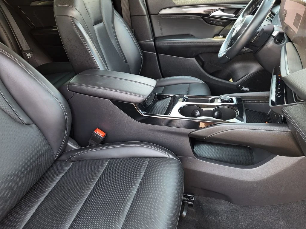 Used 2024 Summit White Buick Preferred image 11