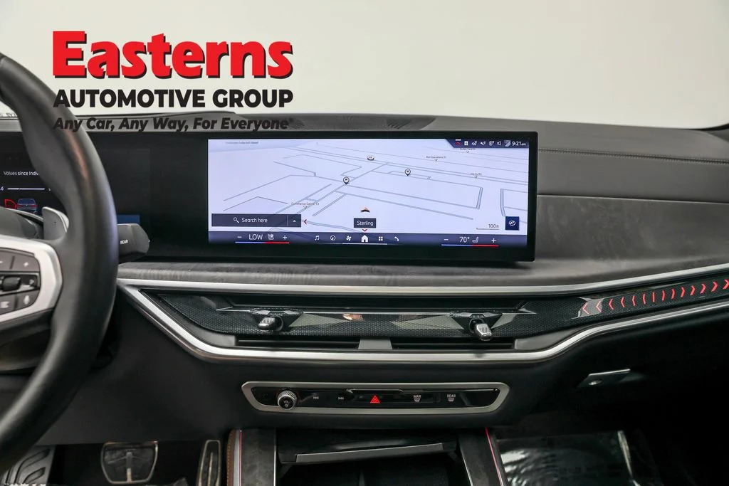 Used 2025 Gray BMW xDrive40i image 11