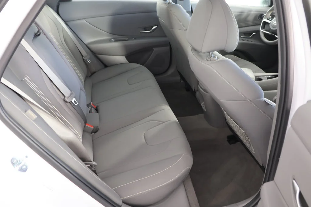 Certified Used 2025 White Hyundai SEL Convenience image 22
