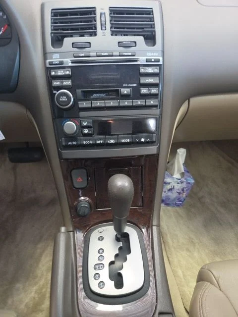 Used 2002 White Nissan GLE image 14