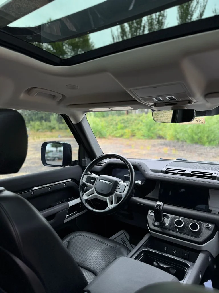 Used 2022 Santorini Black Metallic Land Rover SE image 28