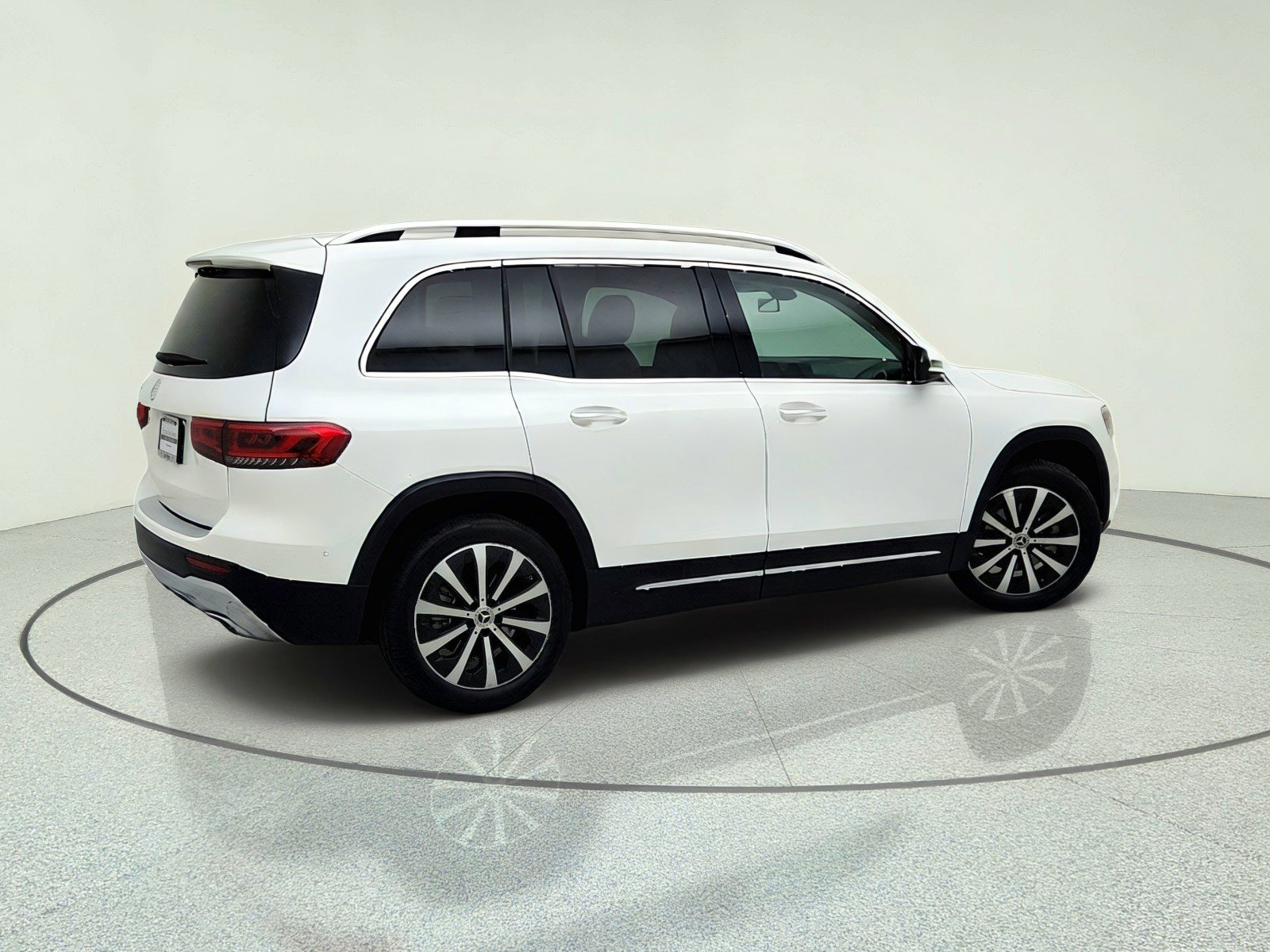 Used 2023 Polar White Mercedes-Benz GLB 250 image 8