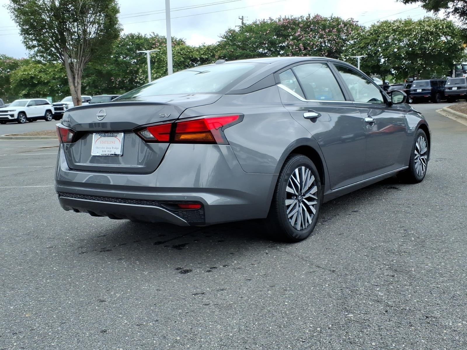 Used 2024 Gun Metallic Nissan 2.5 SV image 2