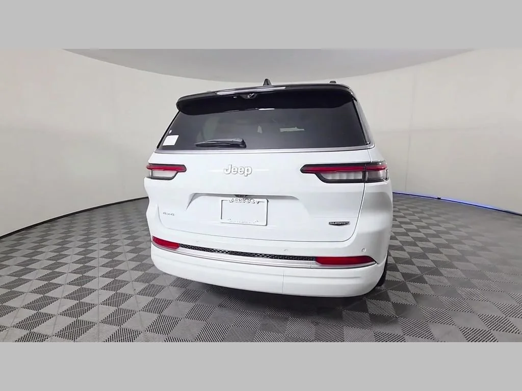 New 2026 Bright White Clear-Coat Exterior Paint Jeep Summit image 27