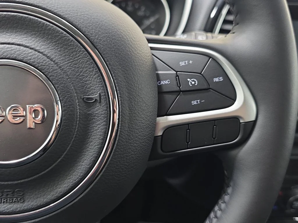 Used 2019 White Clearcoat Jeep Latitude image 17