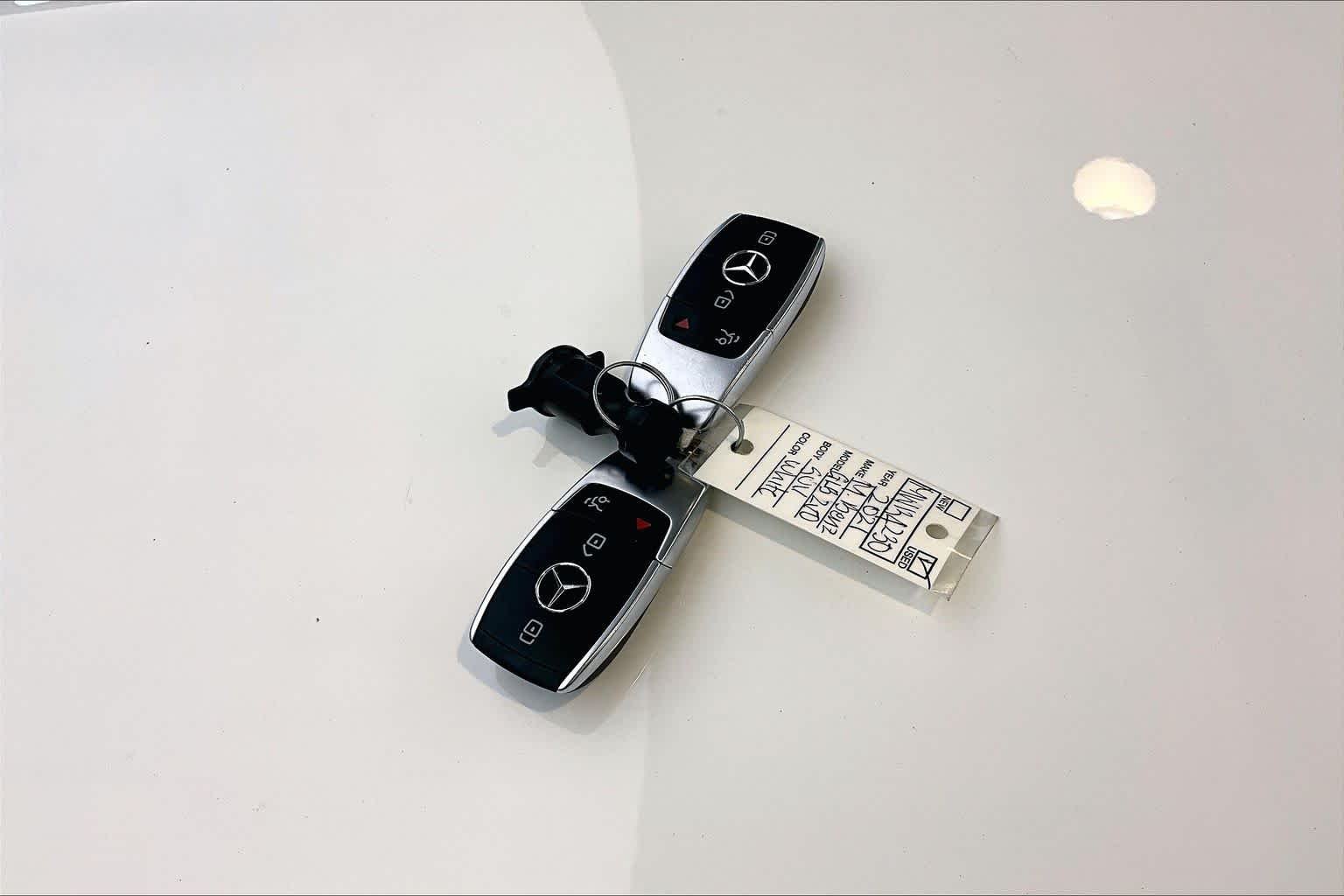 Used 2021 Polar White Mercedes-Benz GLB 250 image 13