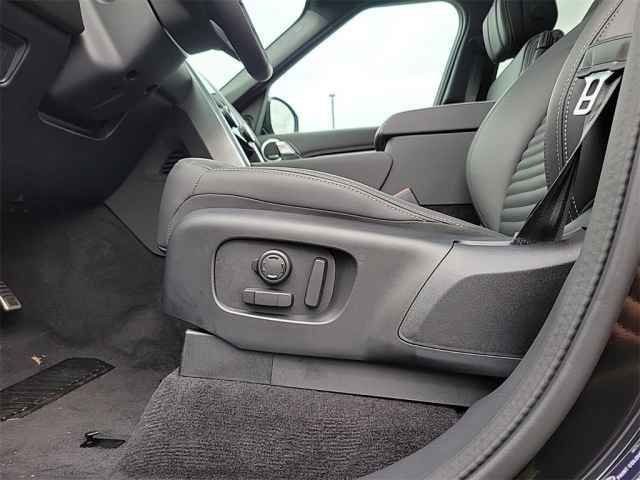 New 2025 Santorini Black Land Rover Metropolitan Edition image 14