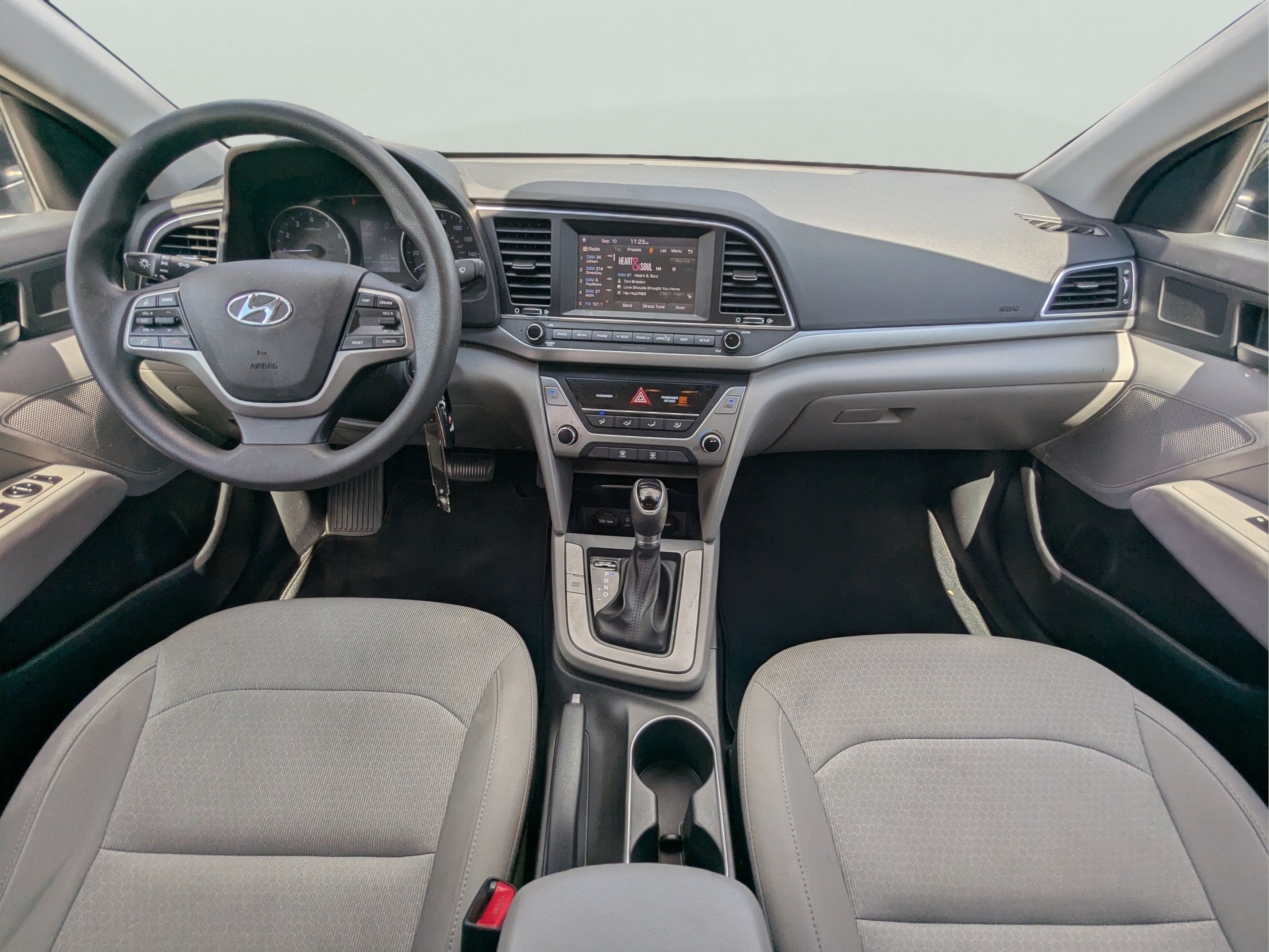 Used 2017 Black Noir Pearl Hyundai SE image 14