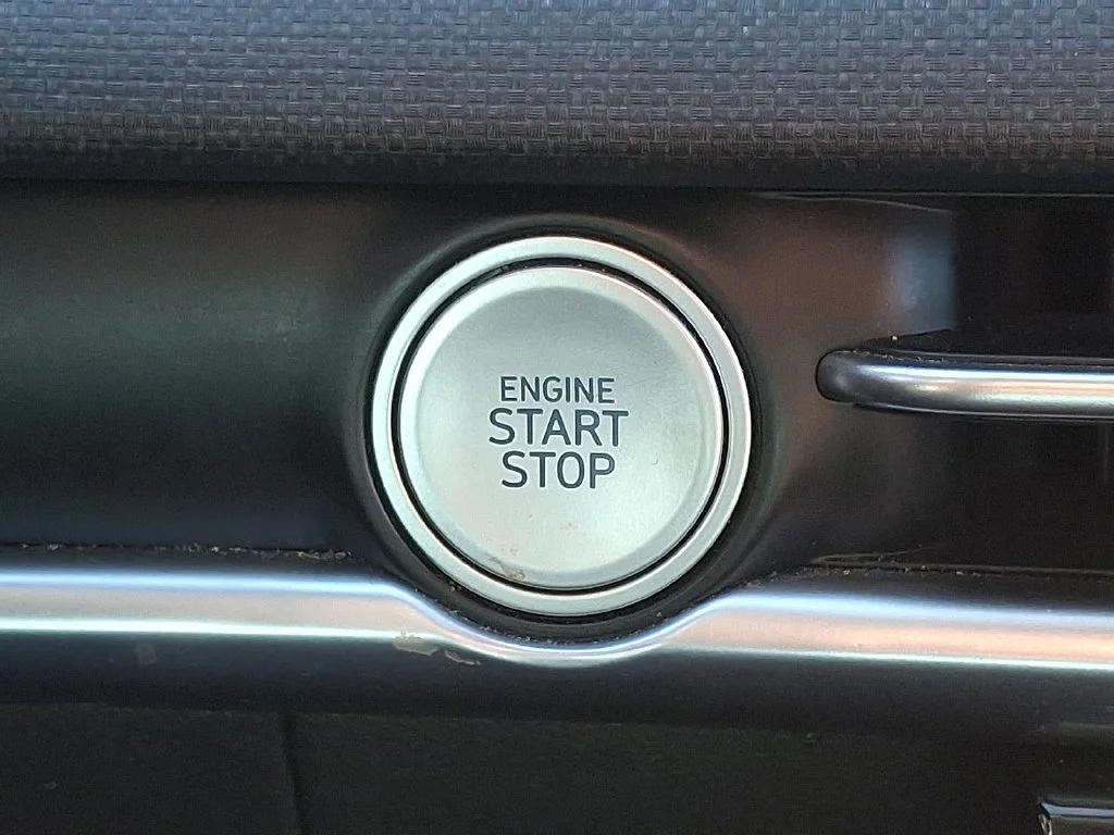 Used 2025 White Pearl Hyundai SEL Convenience image 25