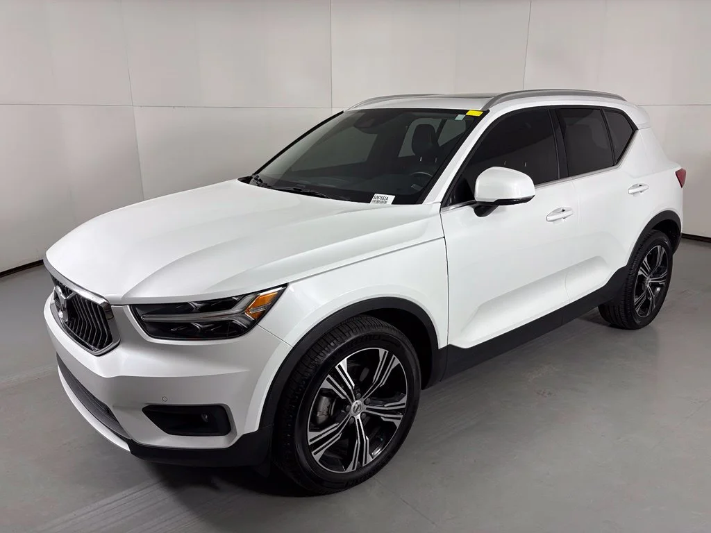 Used 2020 White Volvo T5 Inscription image 4