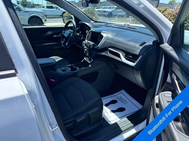Used 2022 White GMC SLE image 5