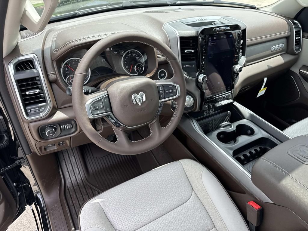 New 2026 Diamond Black Crystal Pearl-Coat Exterior Paint RAM Laramie image 38