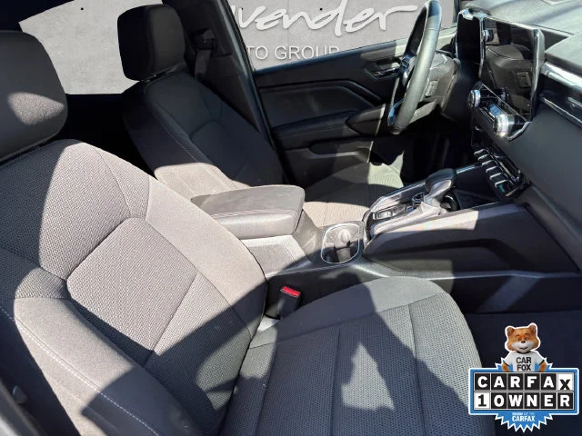 Used 2025 White GMC Elevation image 24