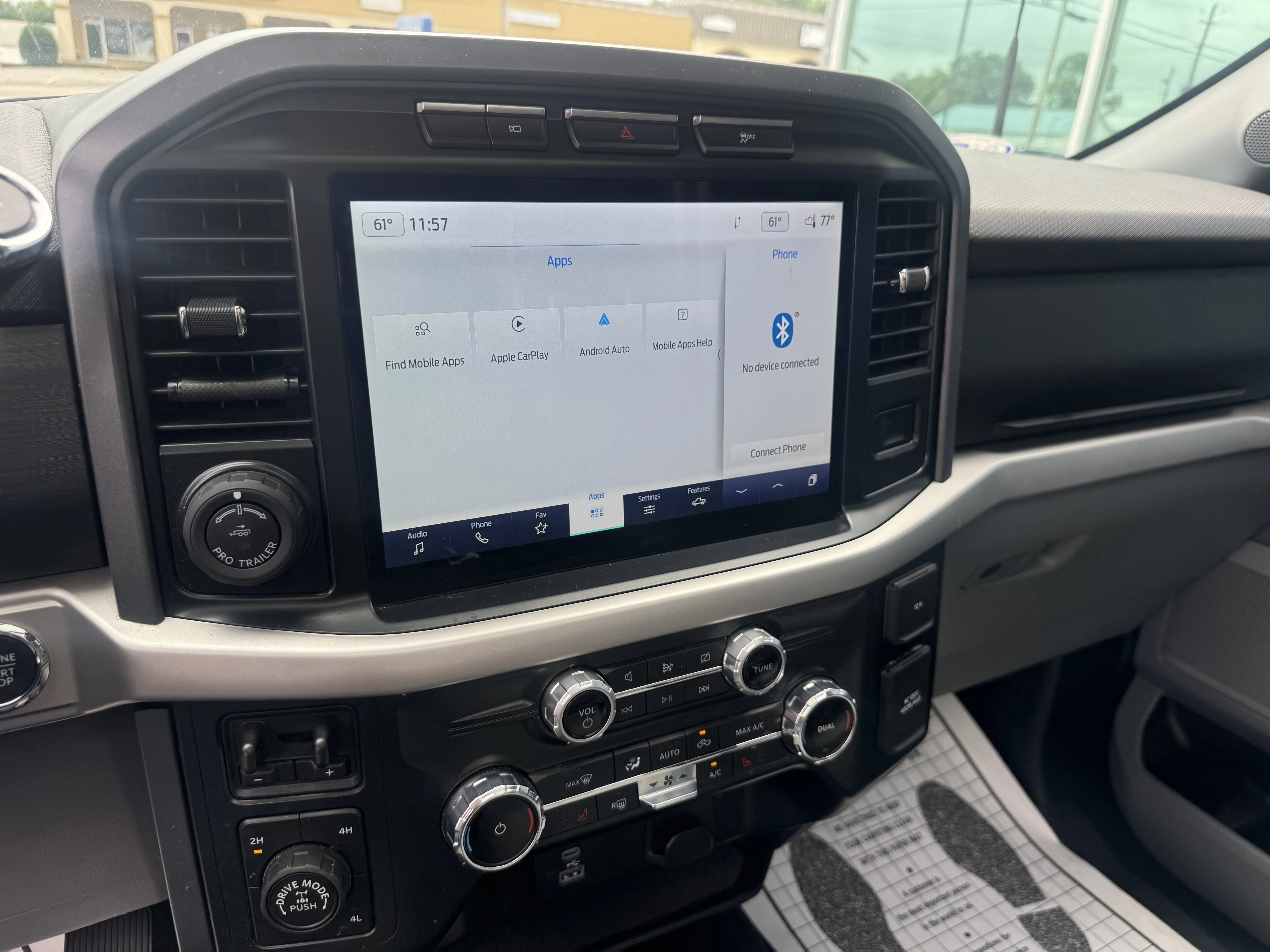 Used 2022 Oxford White Clearcoat Ford XLT image 13