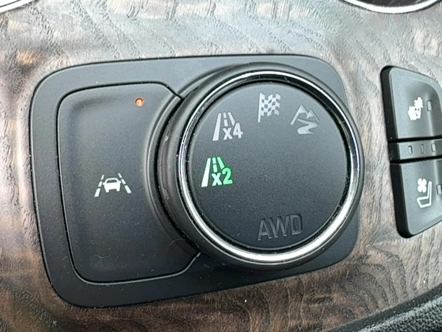 Used 2020 White GMC Denali image 26