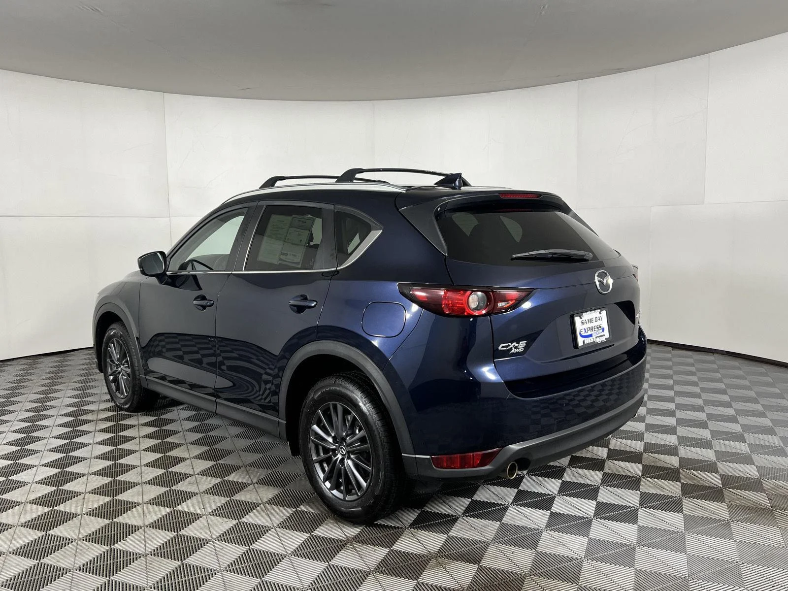 Used 2019  Mazda Touring image 6