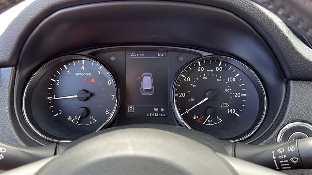 Used 2018 Orange Nissan SL image 16